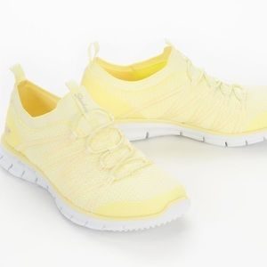 skechers stretch knit bungee slip on